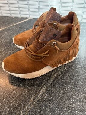 ESSEutESSE Fringe Suede Women's Sneakers in Brown